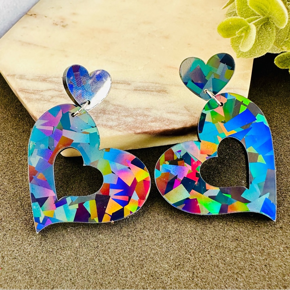 Black Holographic Heart Earringsngs